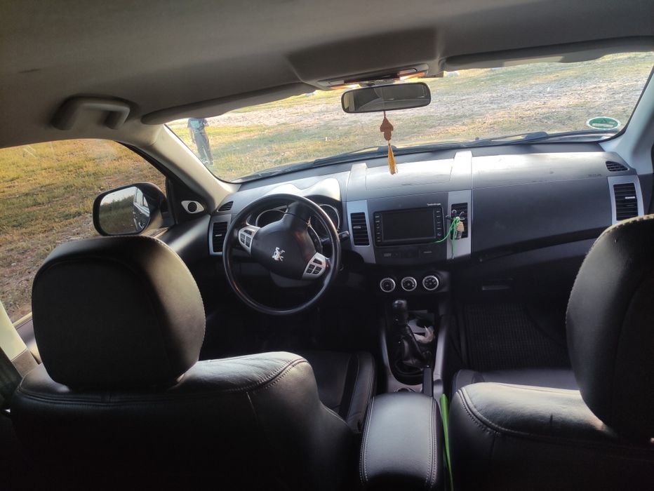 Peugeot 4007 2.2 дизель повний привід читати опис