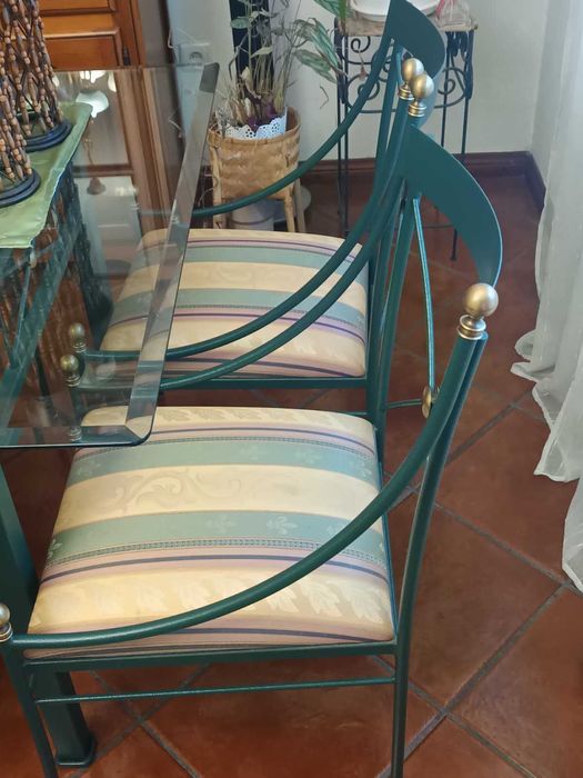 Mesas de jantar e 8 cadeiras