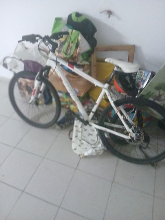 Vendo bicicleta dd montanha travao de disco a tras e a frente