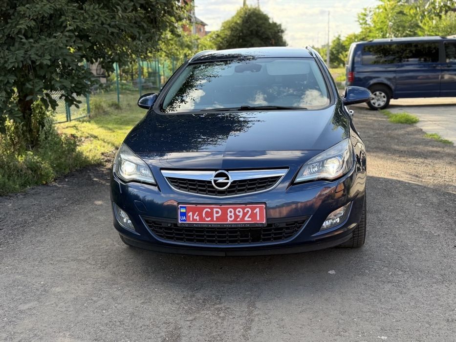 Продам Opel Astra CDTI 2012