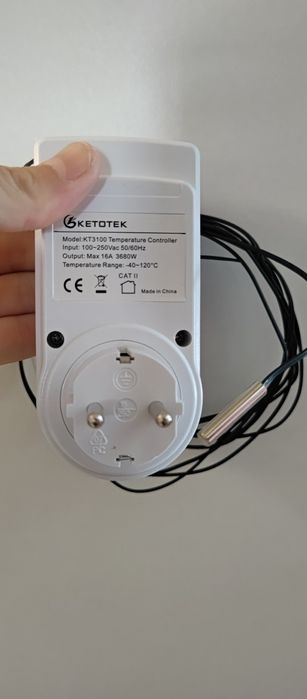 Controlador de temperatura com tomada