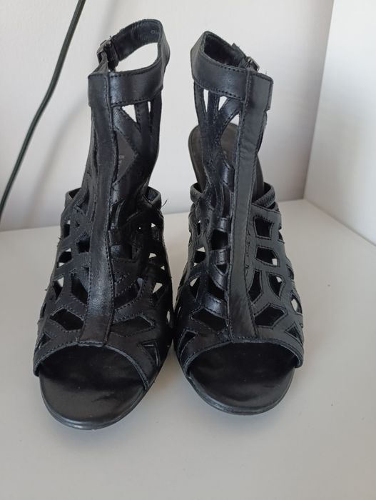 Sandały na obcasie 5th Avenue