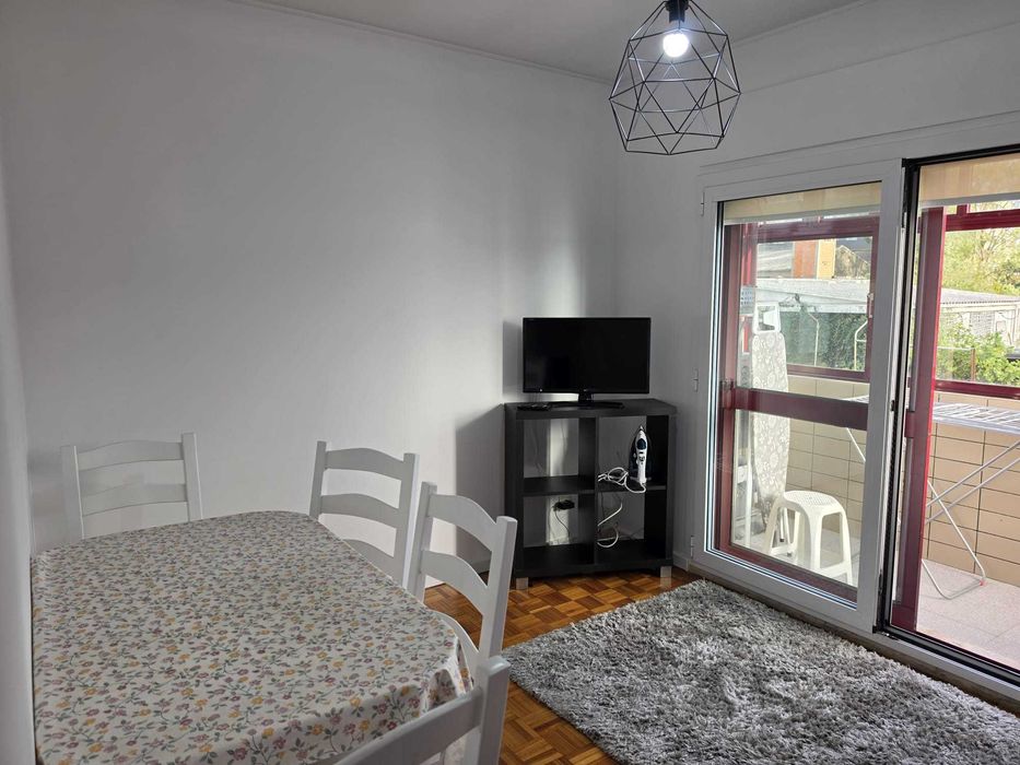 Quarto junto ao ISCAP e Hosp. S. João