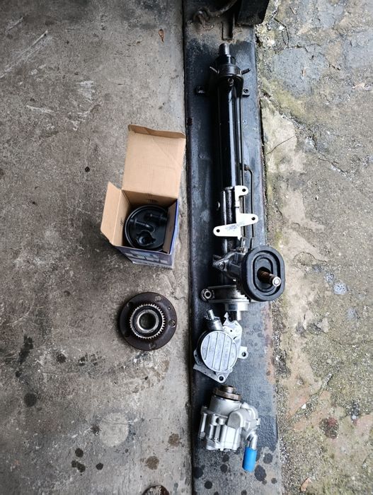 Продам рульову рейку та інші запчастини до гольфа 4