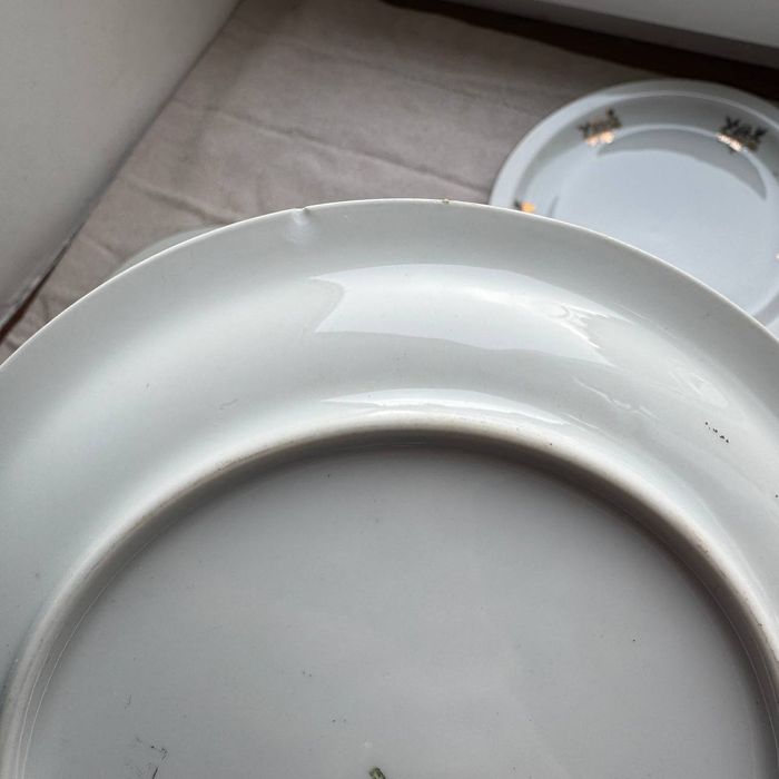 Talerze deserowe złocone Wawel porcelana PRL