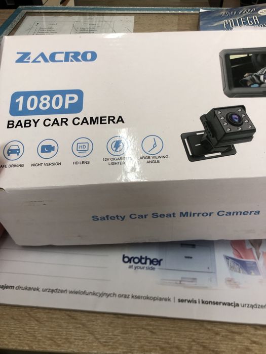 Kamera do obserwacji dziecka w aucie