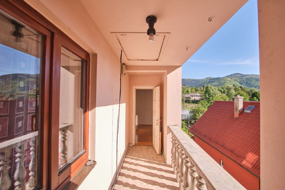 Будинок у Карпатах