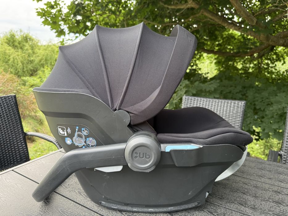 Fotelik samochodowy z bazą UPPAbaby Mesa i-Size nosidełko łupina