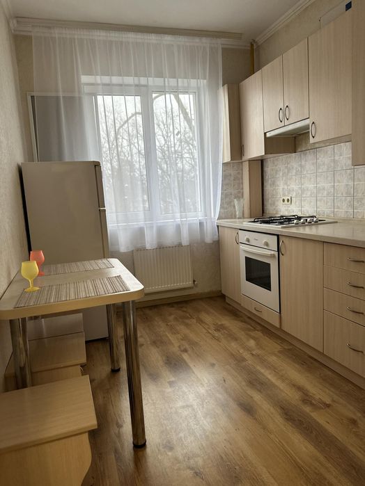 Квартира з балконом та індивідуальним опаленням