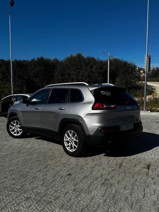 Jeep Cherokee 2015 2.4 бензин 4x4