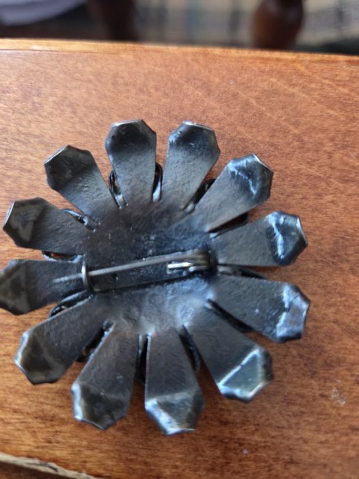 Broszka z czasów PRL