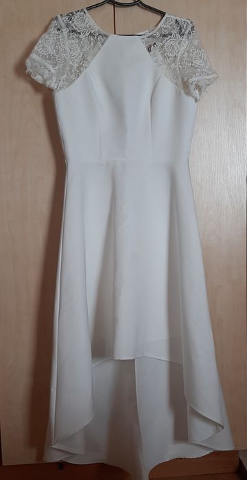 Вишукана святкова елегантна біла сукня  .