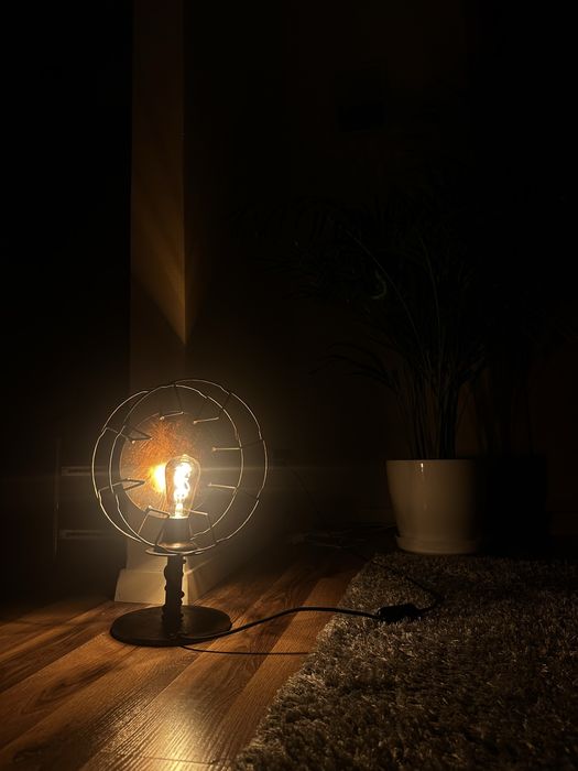 Autorska lampa stołowa w stylu industrial / loft