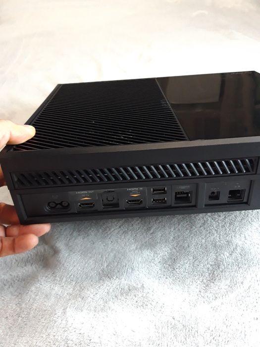 Ікс бокс ван x box one на відновлення або запчастини