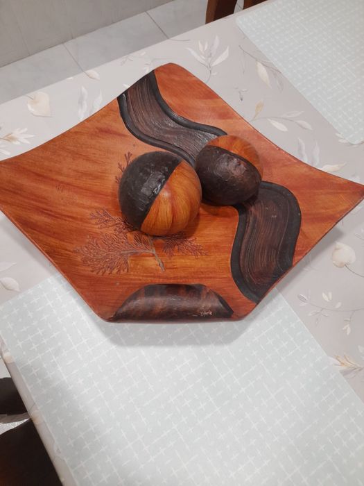 Conjunto de prato decorativo com bolas de cerâmica