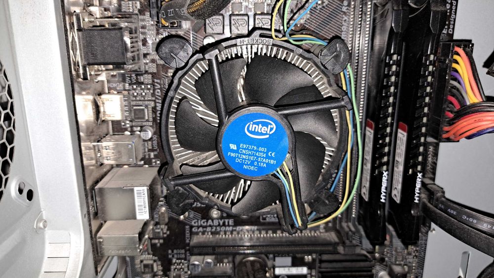 Naprawa laptopów i komputerów PC Łódź | Windows  SSD/RAM  czyszczenie