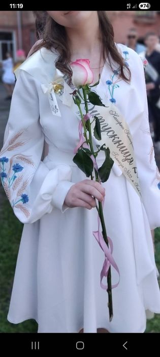 Очень красивое платье на выпускной