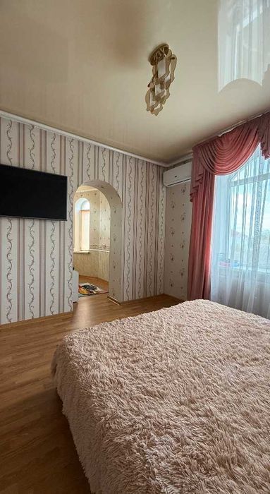 Продам будинок в Лісках з меблями та технікою на ділянці 9 соток