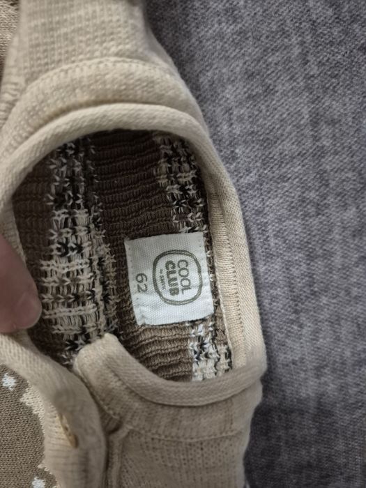 Sweterek beżowym w misie Smyk 62