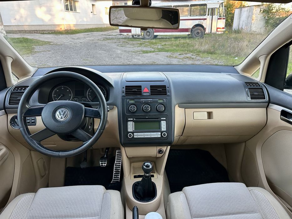 Продам Volkswagen Touran 2.0 Дизель