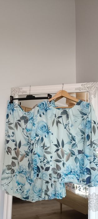 Nowy błękitny komplet bluzka+ spódnica w kwiaty elegancki na komunię