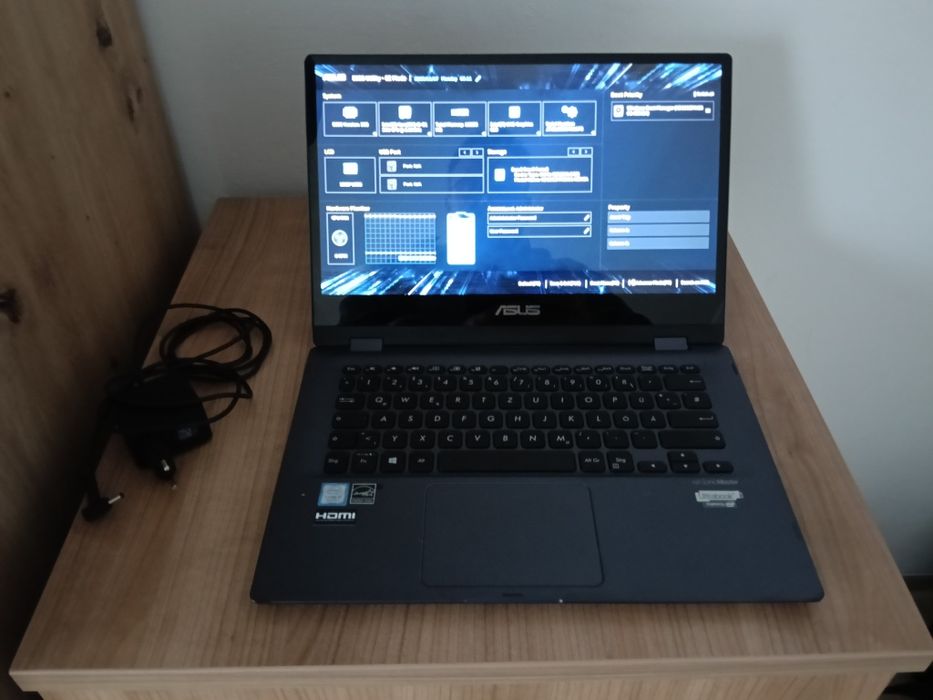 Konwertowalny laptop 360° Asus,  Core i3