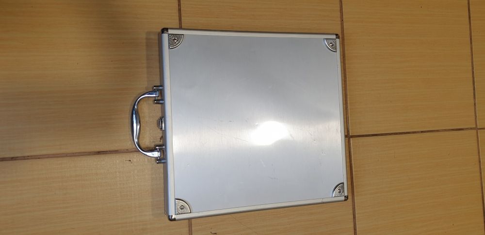 Walizka pudełko aluminiowe
