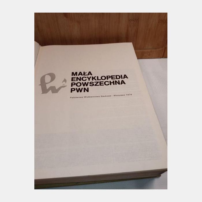 Mała encyklopedia powszechna. PWN.