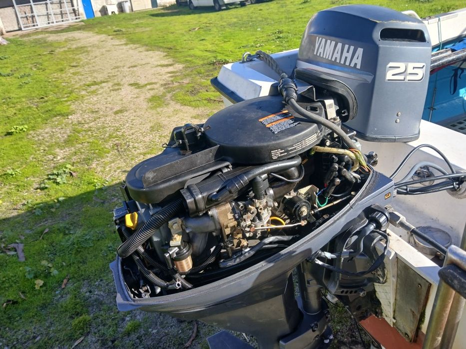 Motor Yamaha 4 tempos de  25cv
