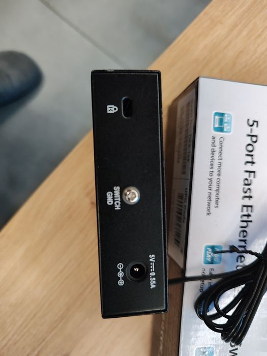 Switch sieciowy 10/100 5 portowy D-Link DES-105