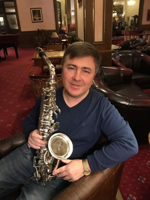 Саксофонист профи