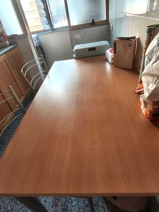 Mesa cozinha extensível em bom estado