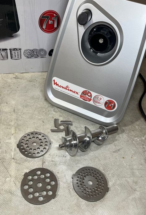 Moulinex ME307832 М'ясорубка 1600Вт Соковижималка Насадки