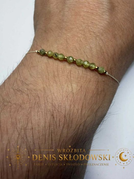 Bransoletka z kamieni - Perydot - na eleganckim białym sznurku