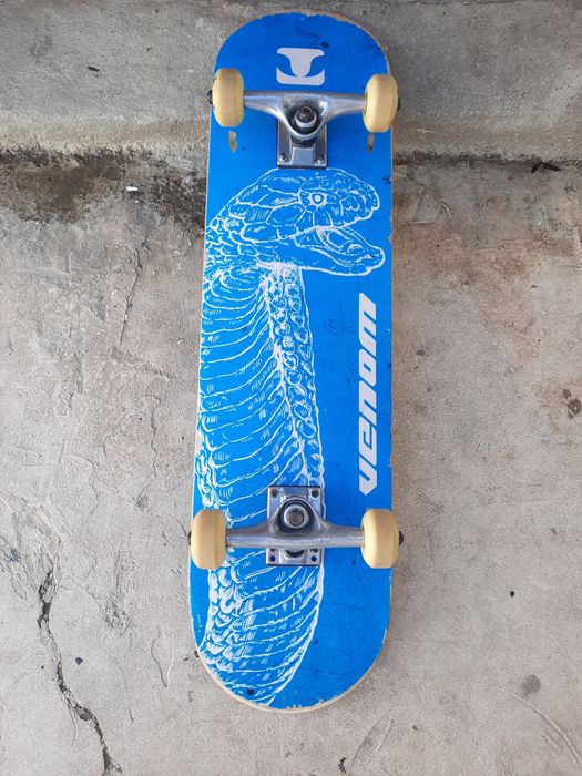 Vendo skate VENOM