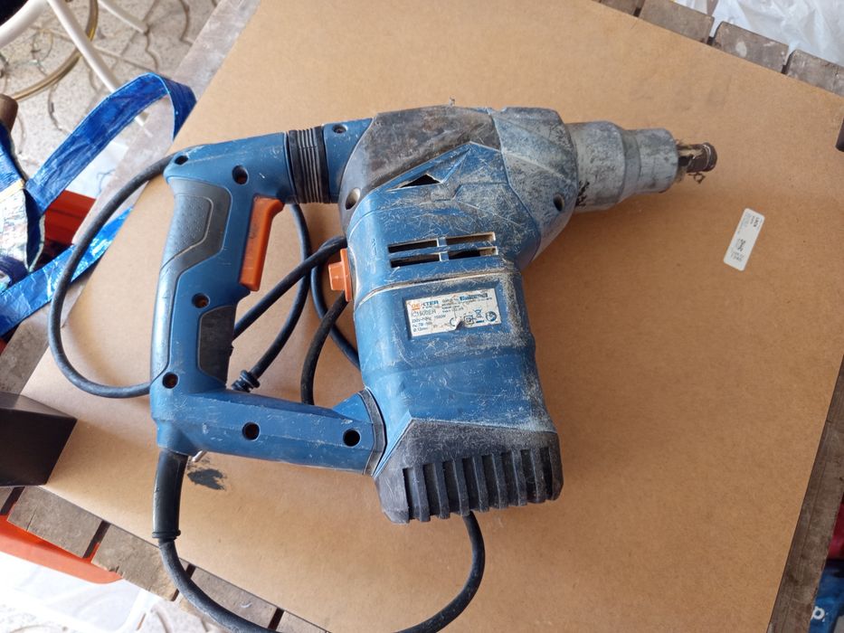 2 martelos elétricos a funcionar bem