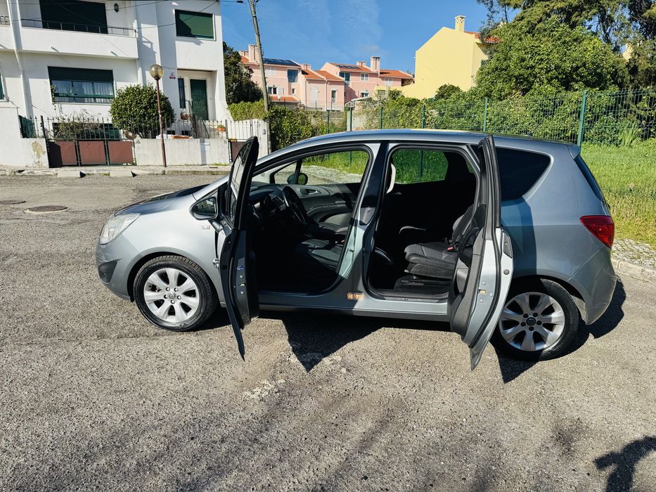 Vendo Opel Meriva 1.3 CDTI em bom estado