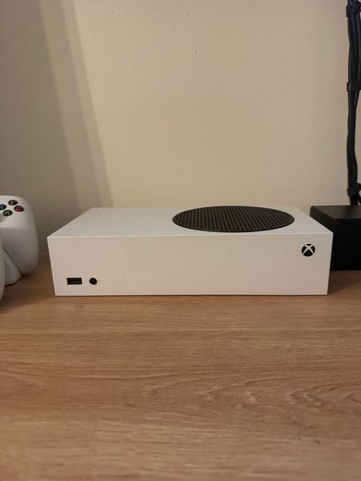 Xbox series s 512gb + 2 controles + base de carregamento