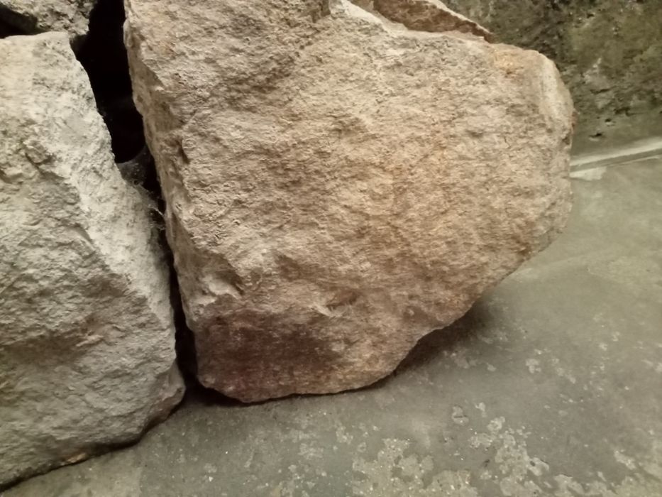 Pedras grandes granito