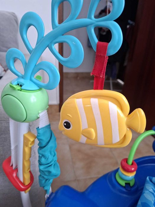 Saltador e centro de atividades Neptune's Ocean Discovery Baby Einstein