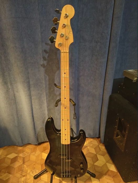 Fender precision bas pink Floyd