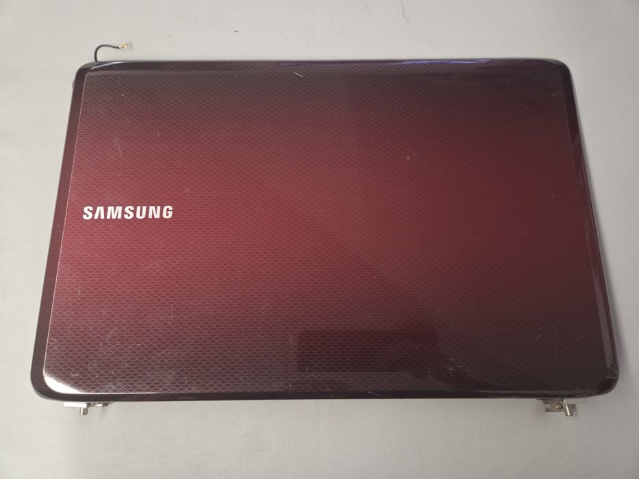 Sprzedam klapę Matrycy do laptopa SAMSUNG R530