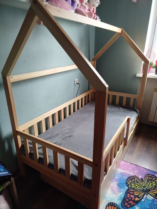 Łóżko dziecięce.