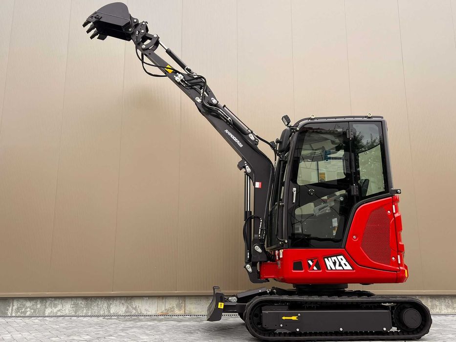 Mini Giratoria Rhinoceros xn28 c Motor Kubota