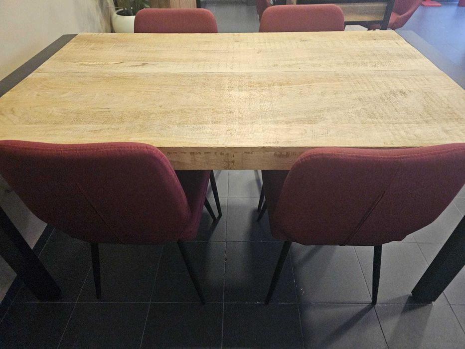 Mesa gr. madeira maciça p/jantar ou reuniões Estilo industrial