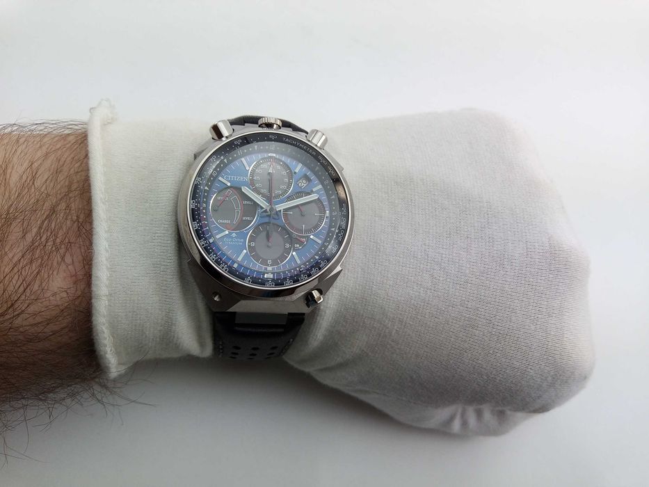 Лимитка Citizen Promaster AV0088-01L Титан, сапфир, будильник тахиметр