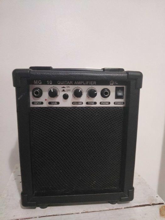 Amplificador de guitarra 10W