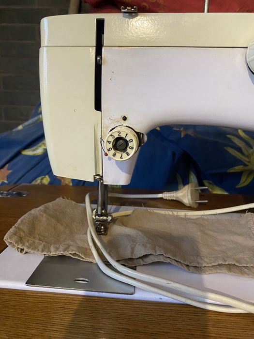 Продам швейну машину Чайка-142М