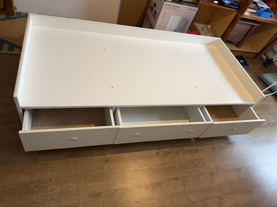 Sprzedam łóżko używane  200x90