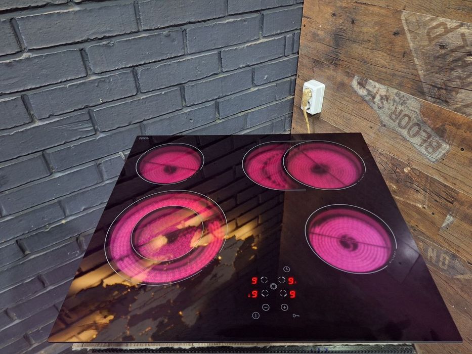 Варильна поверхня газова Hansa. Індукція та склокераміка